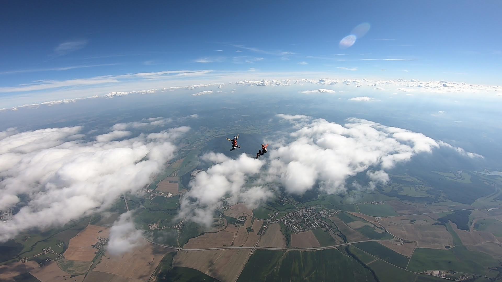 Parašutista po pristátí